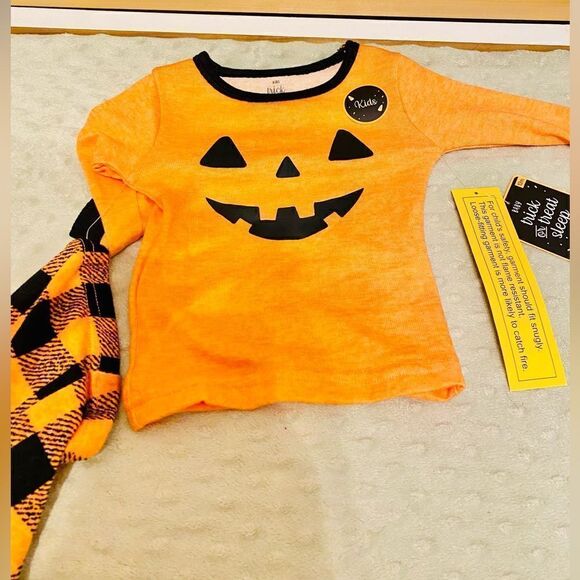 Halloween Pajama Set - Picture 5 of 13